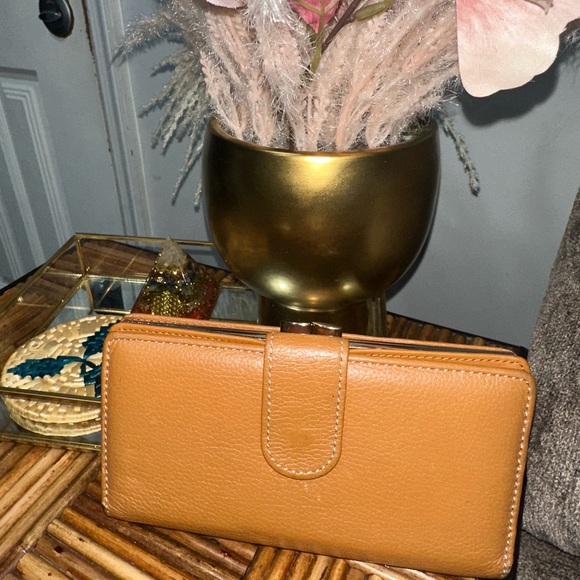 Vintage Genuine Leather Tan Kiss Lock Wallet - Picture 2 of 7